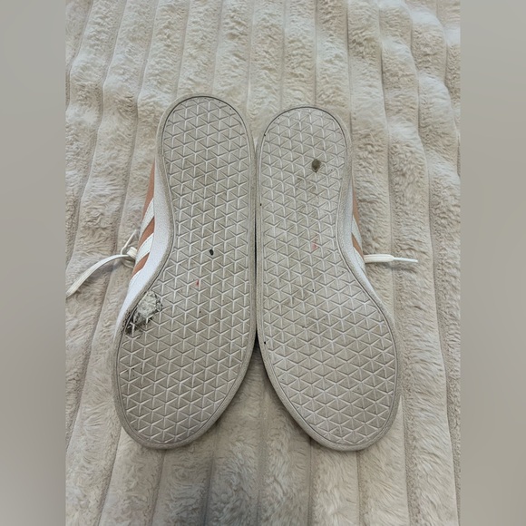 Adidas Women’s VLCourt 3.0 Lace Up Sneakers 6.5 - Picture 4 of 10